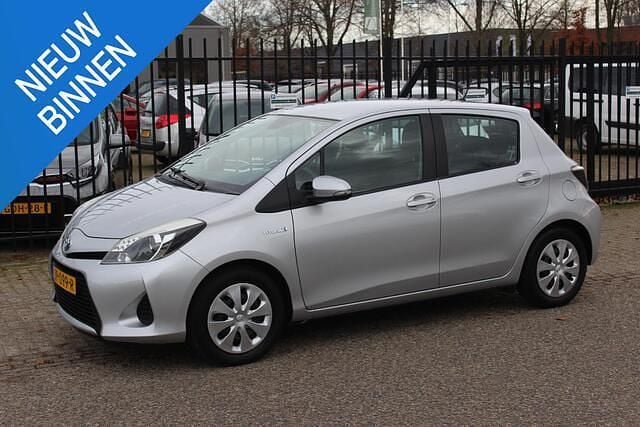 Grijs Occasion 2013 Toyota Yaris Hatchback | € 7.950 (Eerlijke prijs) - Afbeelding 1/4
