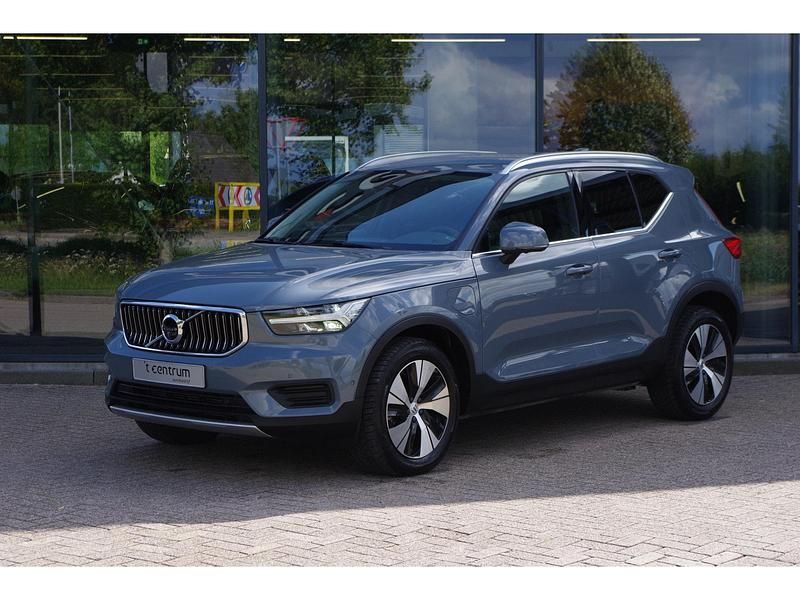 Grijs Gebruikt 2022 Volvo XC40 Inscription SUV | € 31.750 (Super prijs) - Afbeelding 1/4