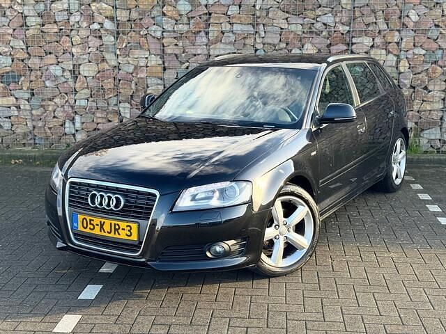 Zwart Gebruikt 2010 Audi A3 Sportback Comfort Hatchback | € 7.950 (Iets duurder) - Afbeelding 1/4