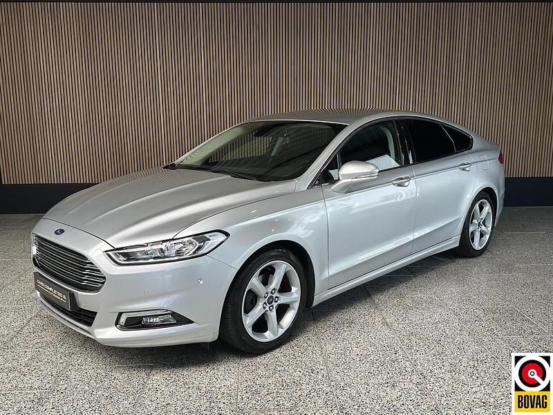 Grijs Occasion 2016 Ford Mondeo Titanium Hatchback | € 12.795 (Eerlijke prijs) - Afbeelding 1/4