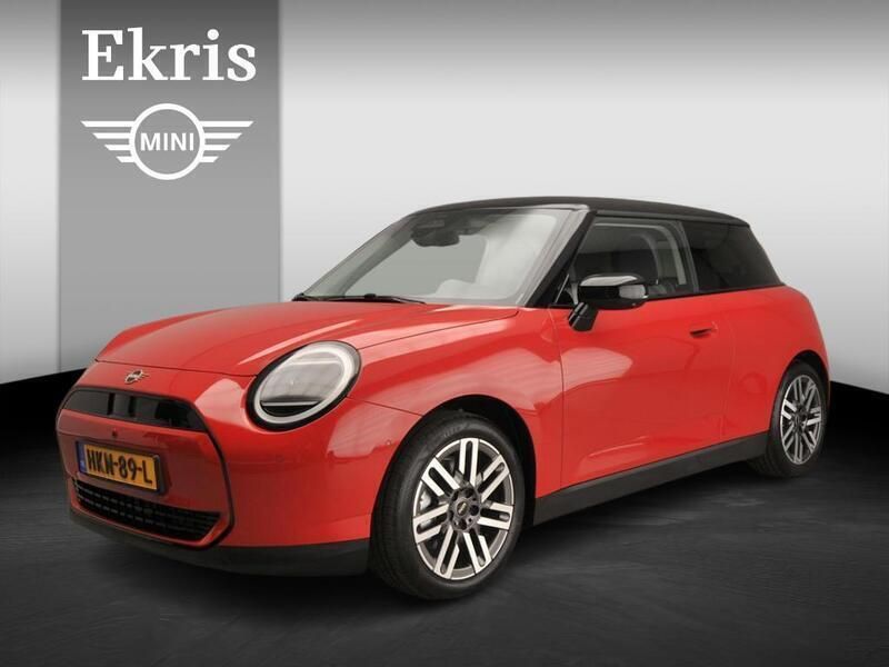 Rood Gebruikt 2025 Mini Cooper Classic Hatchback | € 36.900 - Afbeelding 1/4