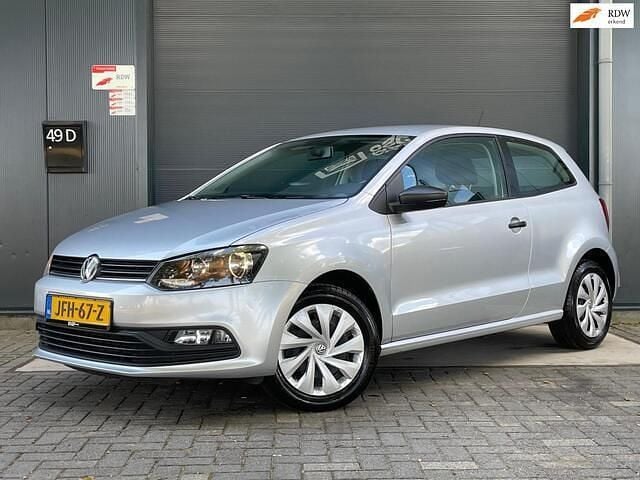 Grijs Gebruikt 2014 VW Polo Hatchback | € 5.444 (Goede deal) - Afbeelding 1/4