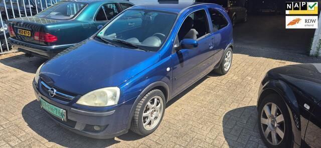 Blauw Gebruikt 2003 Opel Corsa Essentia Hatchback | € 995 (Goede deal) - Afbeelding 1/4