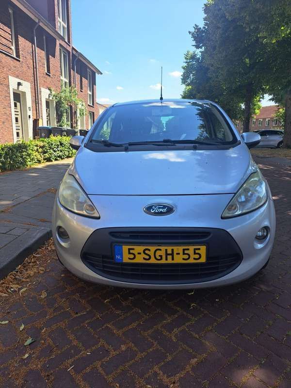Zilver Gebruikt 2011 Ford Ka S Hatchback | € 1.500 (Goede deal) - Afbeelding 1/4