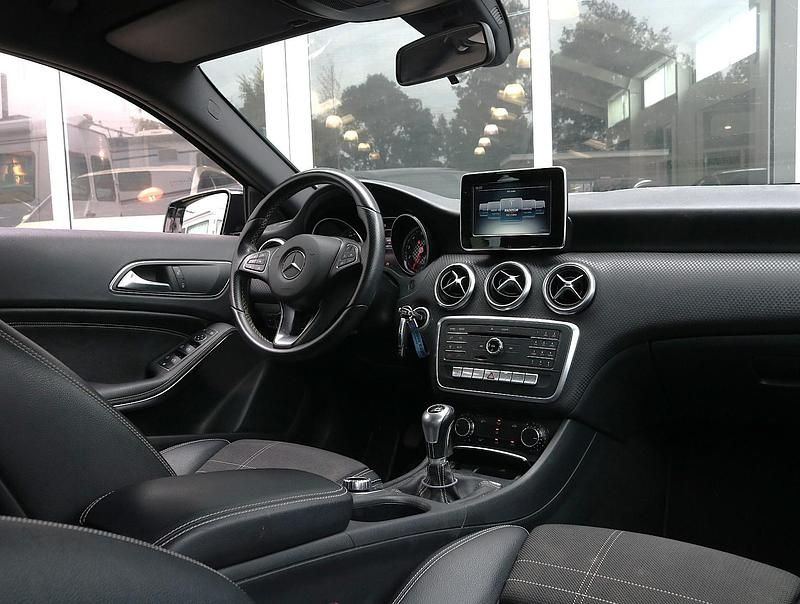 Occasion Mercedes A180 Ambition 123 PK (90 kW) 2016 Zwart Hatchback