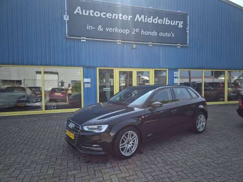 Zwart, metallic lak Gebruikt 2015 Audi A3 Hatchback | € 9.950 (Goede deal) - Afbeelding 1/4