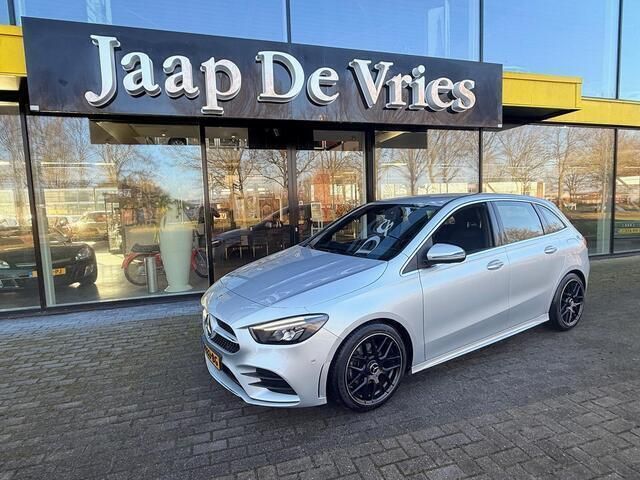 Grijs Gebruikt 2019 Mercedes B180 Business MPV | € 25.950 (Iets duurder) - Afbeelding 1/4
