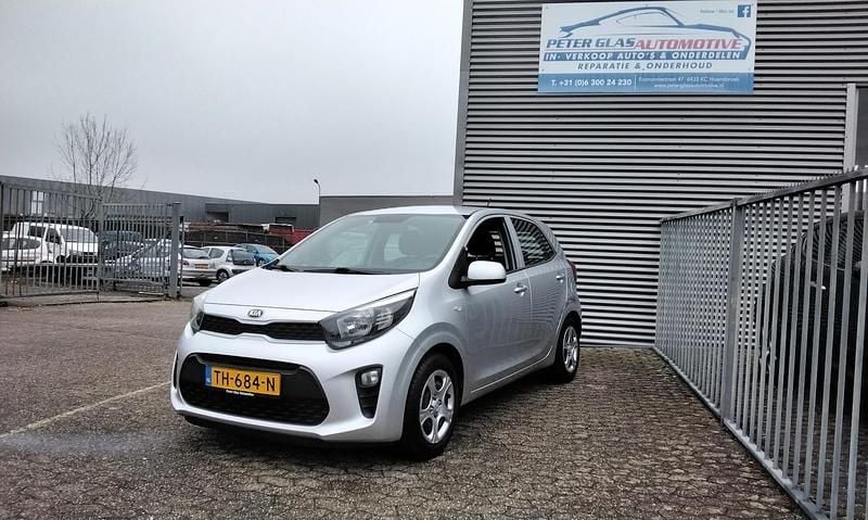 Zilver (metallic) Occasion 2018 Kia Picanto Hatchback | € 7.750 (Goede deal) - Afbeelding 1/4