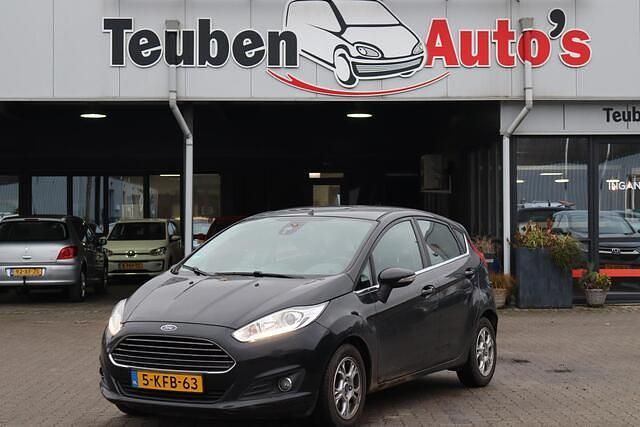 Zwart Gebruikt 2013 Ford Fiesta Titanium Hatchback | € 3.985 (Eerlijke prijs) - Afbeelding 1/4