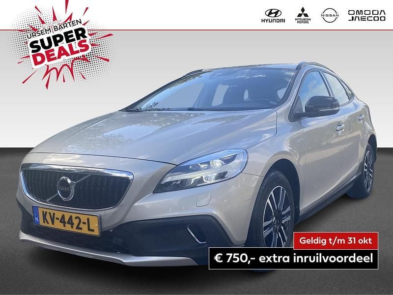 Bruin Gebruikt 2016 Volvo V40 CC Momentum Stationwagen | € 19.930 (Eerlijke prijs) - Afbeelding 1/4