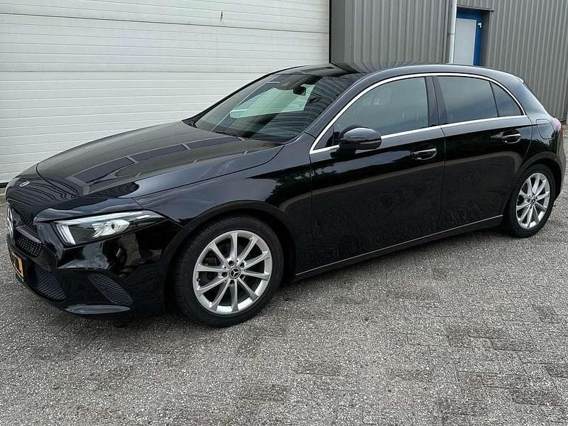 Zwart Gebruikt 2018 Mercedes A180 Business Hatchback | € 19.500 (Eerlijke prijs) - Afbeelding 1/4