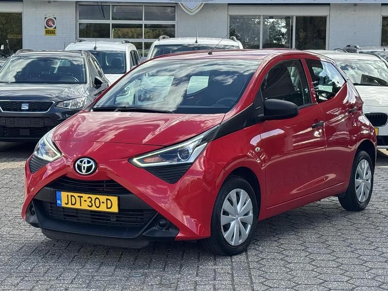 Occasion Toyota Aygo 72 PK (52 kW) 2019 Rood Hatchback