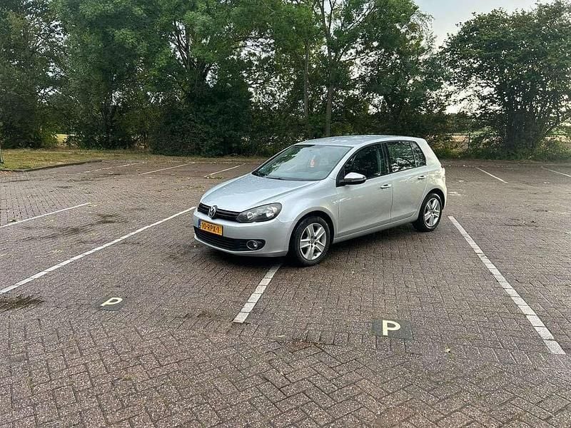 Grijs Gebruikt 2011 VW Golf VI Trendline Hatchback | € 7.000 (Goede deal) - Afbeelding 1/4