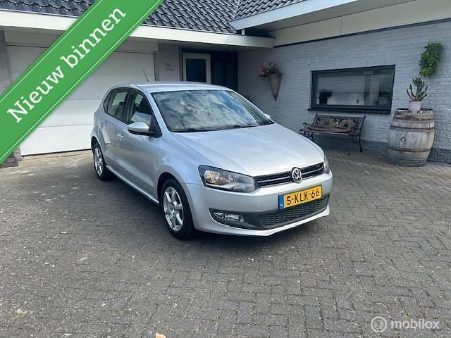 Grijs Gebruikt 2013 VW Polo Highline Hatchback | € 5.250 (Goede deal) - Afbeelding 1/4
