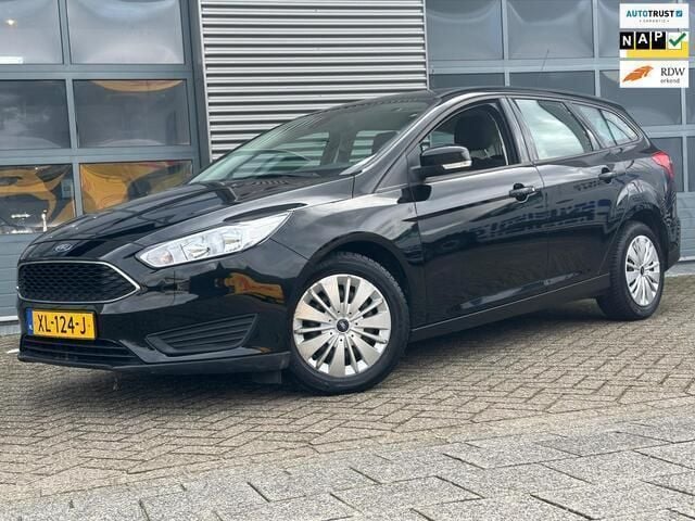 Zwart, metallic lak Gebruikt 2017 Ford Focus Trend Stationwagen | € 8.450 (Goede deal) - Afbeelding 1/4