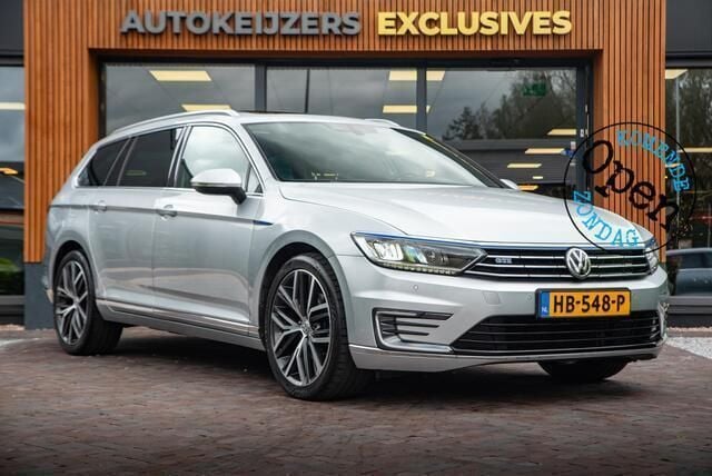 Grijs Gebruikt 2015 VW Passat Highline Stationwagen | € 12.900 - Afbeelding 1/4