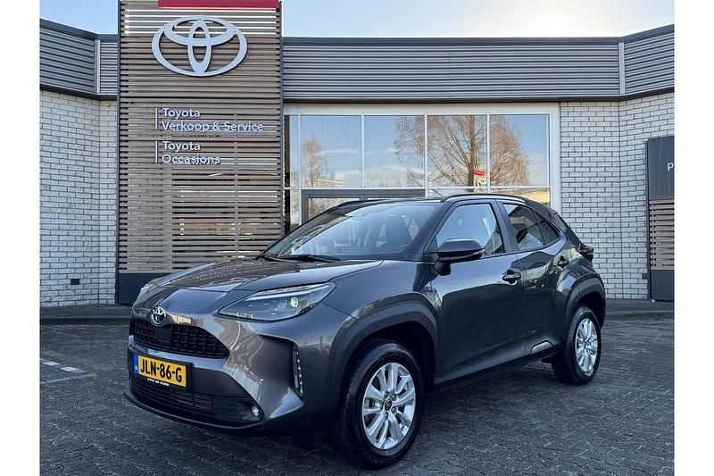 Grijs Gebruikt 2024 Toyota Yaris Cross SUV | € 27.499 (Goede deal) - Afbeelding 1/1