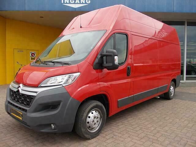 Rood Gebruikt 2017 Citroën Jumper MPV | € 19.950 - Afbeelding 1/4