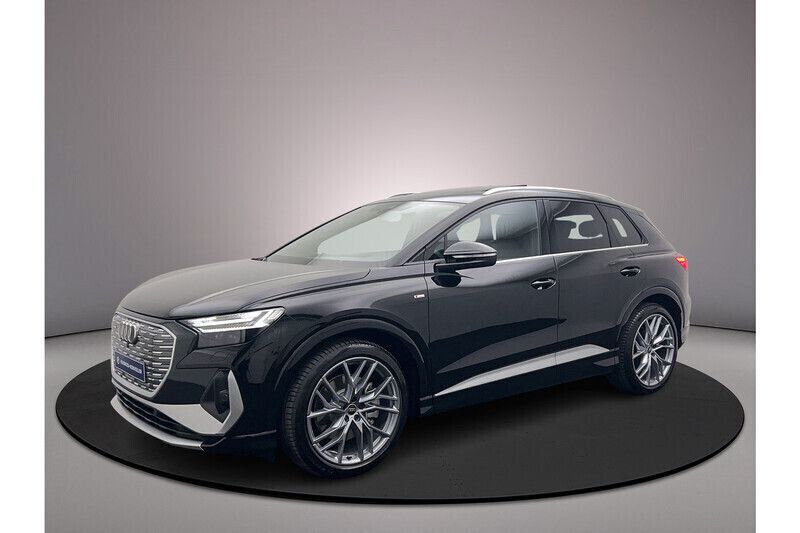 Mythoszwart metallic Nieuw 2025 Audi Q4 e-tron Ambiente SUV | € 63.755 (Iets duurder) - Afbeelding 1/4