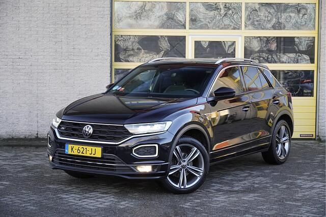 Zwart Occasion 2021 VW T-Roc R-line SUV | € 21.950 (Goede deal) - Afbeelding 1/4