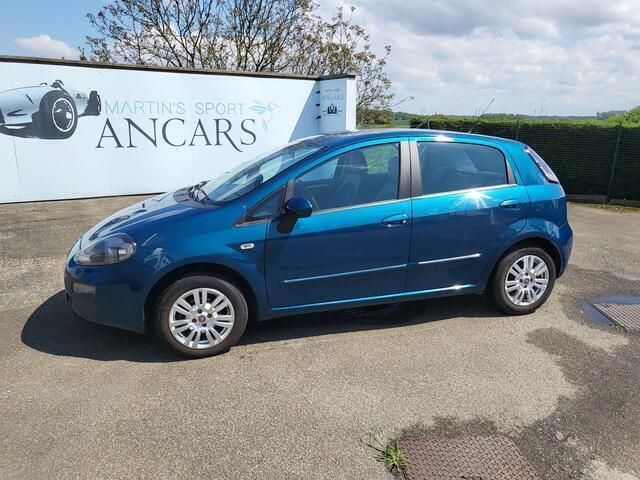 Blauw Gebruikt 2012 Fiat Punto Dynamic Hatchback | € 4.900 (Eerlijke prijs) - Afbeelding 1/4