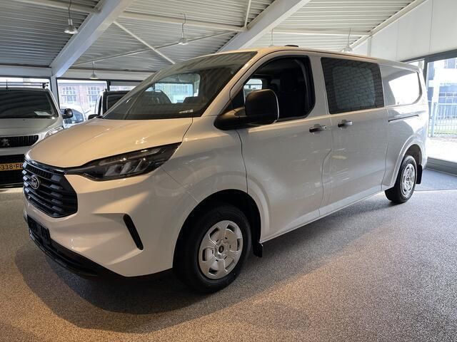 Wit Occasion 2024 Ford Transit Custom Trend Van | € 39.950 - Afbeelding 1/4