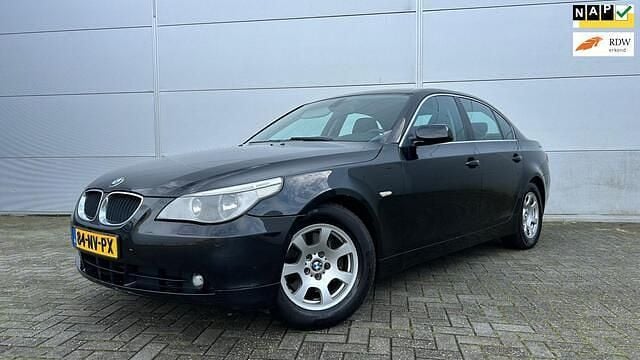 Zwart Gebruikt 2004 BMW 530 Executive Sedan | € 8.950 (Eerlijke prijs) - Afbeelding 1/4