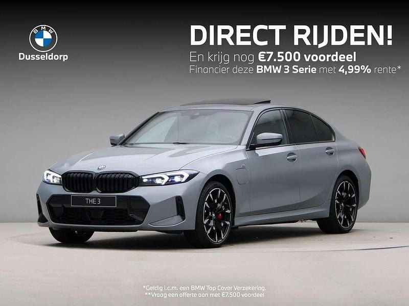 Grijs Nieuw 2025 BMW 330e M Sport Sedan | € 72.105 (Eerlijke prijs) - Afbeelding 1/4