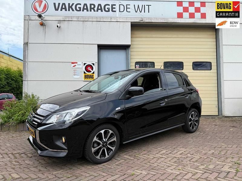 Zwart Gebruikt 2023 Mitsubishi Space Star Instyle Hatchback | € 16.999 (Eerlijke prijs) - Afbeelding 1/4