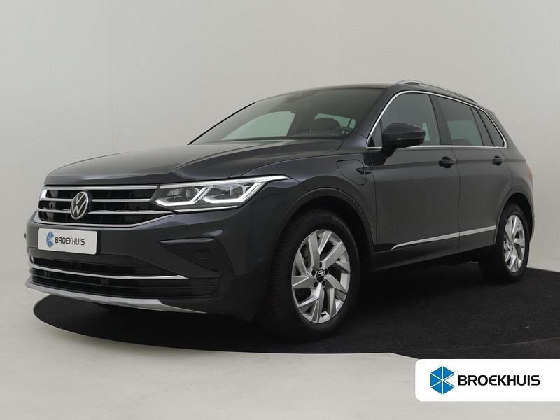Grijs Gebruikt 2021 VW Tiguan Business+ SUV | € 32.900 (Goede deal) - Afbeelding 1/4