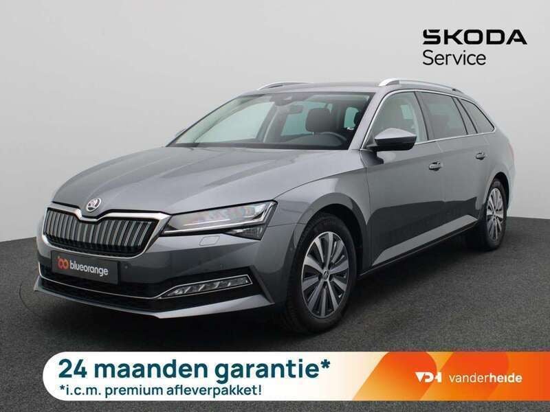 Grijs Gebruikt 2022 Skoda Superb Business Line Stationwagen | € 31.000 (Eerlijke prijs) - Afbeelding 1/3