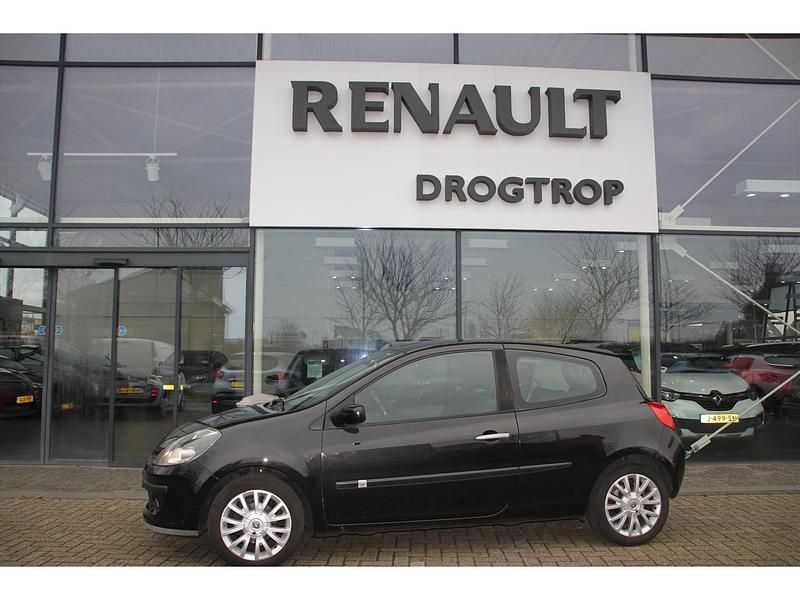 Zwart Gebruikt 2006 Renault Clio II Dynamique Hatchback | € 4.495 (Iets duurder) - Afbeelding 1/4