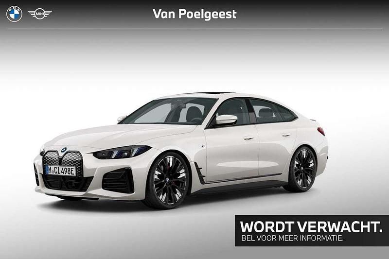 Wit Gebruikt 2025 BMW i4 Comfort Edition Sedan | € 53.900 (Eerlijke prijs) - Afbeelding 1/4