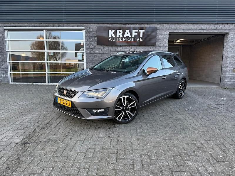 Grijs (metallic) Occasion 2015 Seat Leon ST FR Stationwagen | € 9.940 (Goede deal) - Afbeelding 1/4