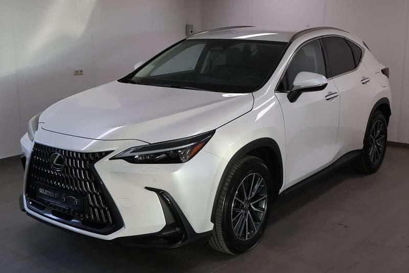 Wit Occasion 2025 Lexus NX450h+ Luxury Line SUV | € 52.899 (Super prijs) - Afbeelding 1/4