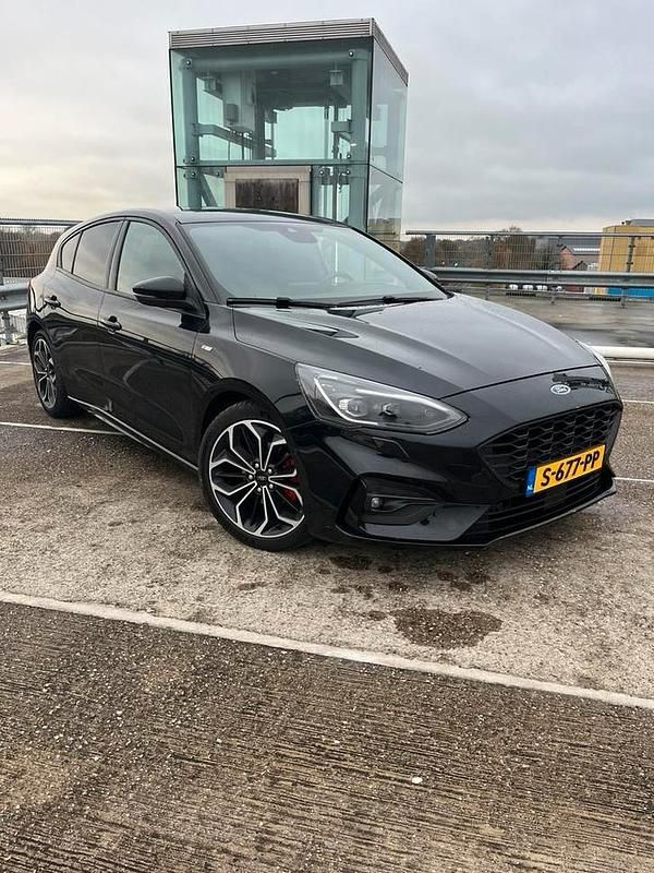 Occasion 2018 Ford Focus ST-Line Sedan | € 14.995 (Eerlijke prijs) - Afbeelding 1/4