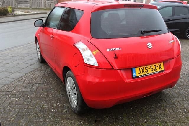 Occasion Suzuki Swift Comfort 94 PK (69 kW) 2014 Rood (parellak) Hatchback