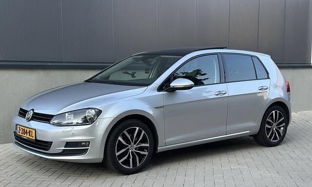 Grijs Gebruikt 2014 VW Golf VII Hatchback | € 11.945 (Eerlijke prijs) - Afbeelding 1/4