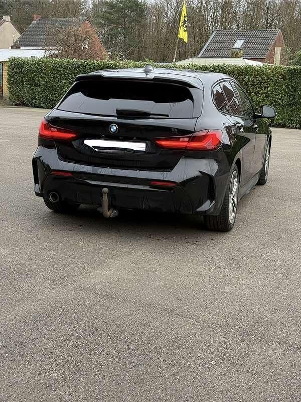 Zwart Gebruikt 2020 BMW 116 Executive Hatchback | € 17.500 (Eerlijke prijs) - Afbeelding 1/4
