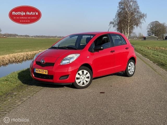 Occasion Toyota Yaris Cool 69 PK (50 kW) 2010 Rood Hatchback