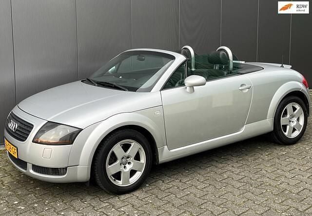 Grijs (metallic) Occasion 2000 Audi TT Roadster Design Cabriolet | € 3.990 (Eerlijke prijs) - Afbeelding 1/4