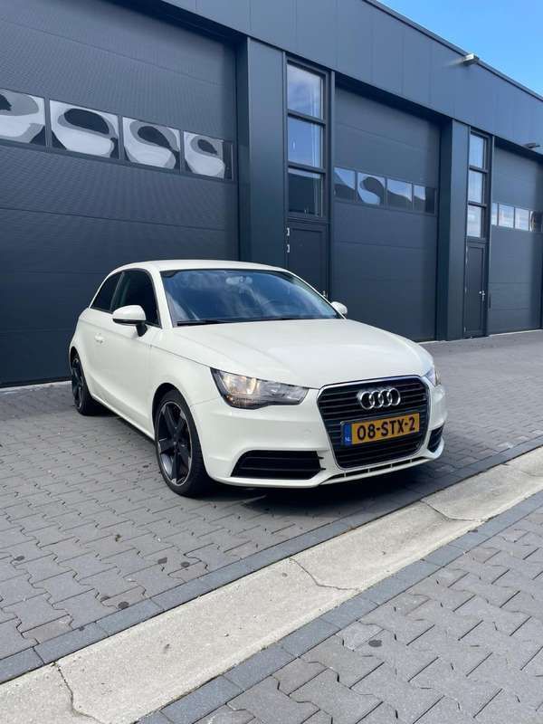 Wit Gebruikt 2011 Audi A1 Hatchback | € 6.300 (Eerlijke prijs) - Afbeelding 1/4