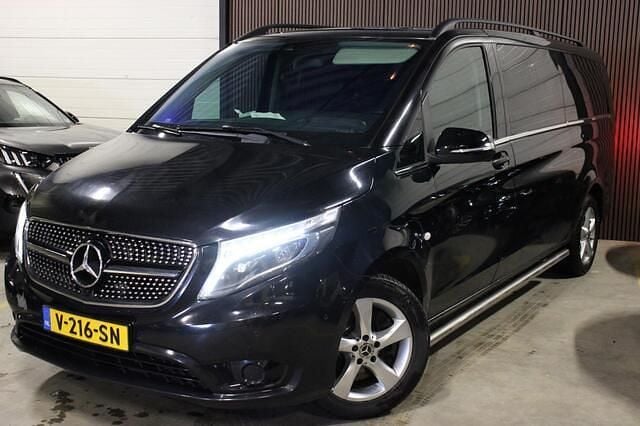 Zwart Gebruikt 2018 Mercedes Vito Van | € 17.950 (Goede deal) - Afbeelding 1/4