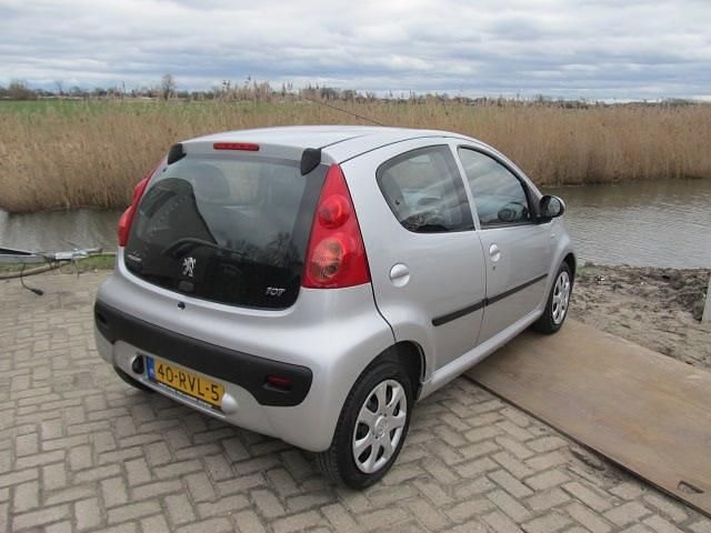 Occasion Peugeot 107 68 PK (50 kW) 2011 Grijs Hatchback