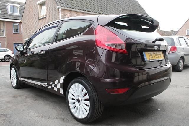 Occasion Ford Fiesta Limited 60 PK (44 kW) 2009 Rood Hatchback