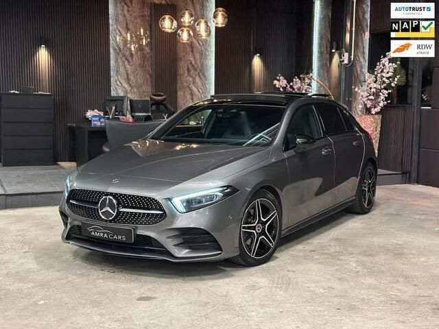 Grijs Gebruikt 2018 Mercedes A200 Business Hatchback | € 27.999 (Duur) - Afbeelding 1/4