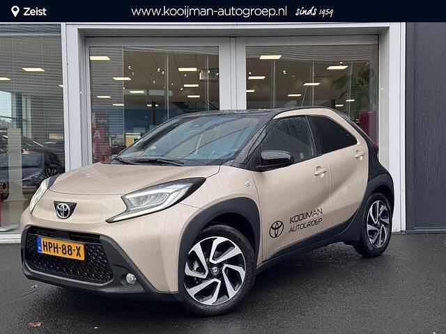 Bruin Gebruikt 2025 Toyota Aygo X Pulse SUV | € 23.590 - Afbeelding 1/4