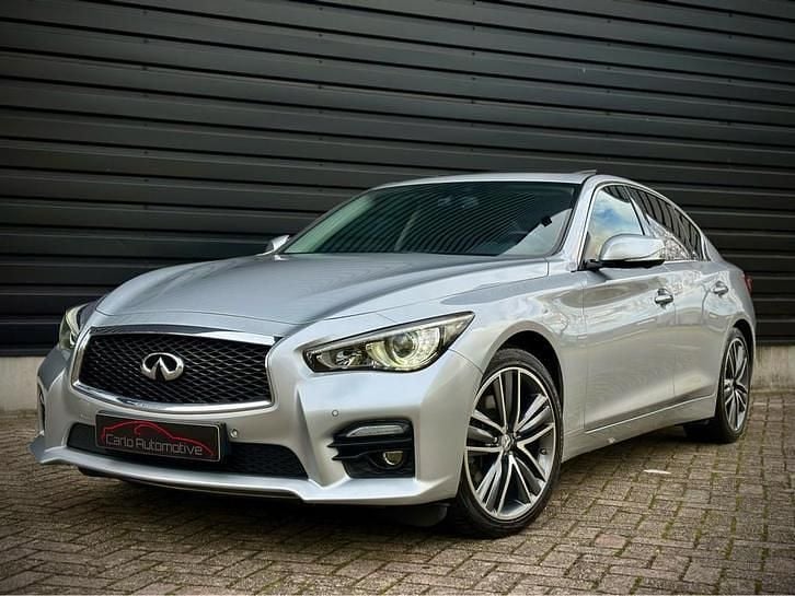 Grijs Gebruikt 2015 Infiniti Q50 Sport Tech Sedan | € 17.950 - Afbeelding 1/1
