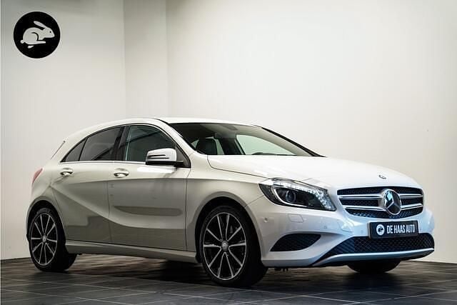 Wit Gebruikt 2014 Mercedes A180 Prestige Hatchback | € 14.900 (Eerlijke prijs) - Afbeelding 1/4