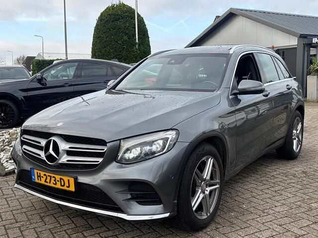 Grijs Occasion 2016 Mercedes GLC220 AMG SUV | € 14.950 (Iets duurder) - Afbeelding 1/4
